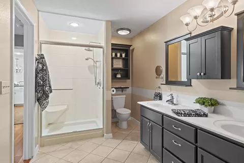 Bath - 910 E Welch St, Nixa, MO 65714 photo 2 of 4