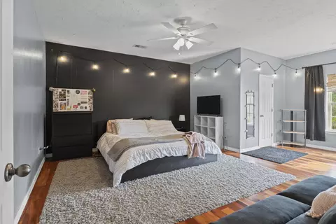 Bedroom - 910 E Welch St, Nixa, MO 65714 photo 12 of 14