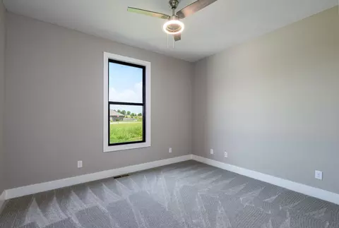 2010 S Regal Ct, Springfield, MO 65807 photo 4