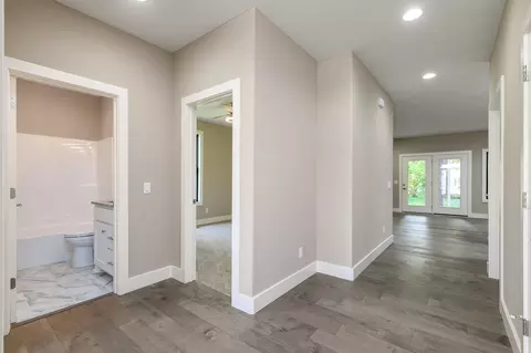 2010 S Regal Ct, Springfield, MO 65807 photo 3