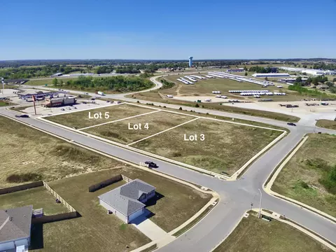 003 S Faith Ct, Bolivar, MO 65613