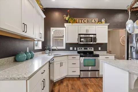 Kitchen - 94 Holly Ridge Rd, Willard, MO 65781 photo 3 of 5
