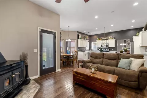 Living - 94 Holly Ridge Rd, Willard, MO 65781 photo 5 of 6