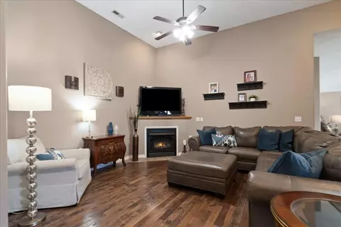 Living - 94 Holly Ridge Rd, Willard, MO 65781 photo 2 of 6