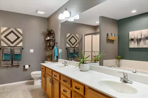 Bath - 94 Holly Ridge Rd, Willard, MO 65781 photo 1 of 5