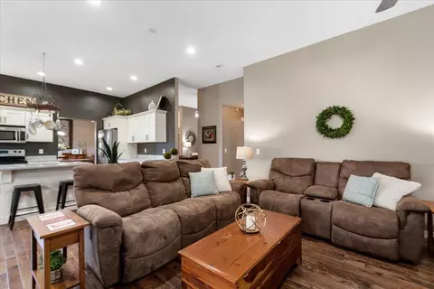 Living - 94 Holly Ridge Rd, Willard, MO 65781 photo 6 of 6