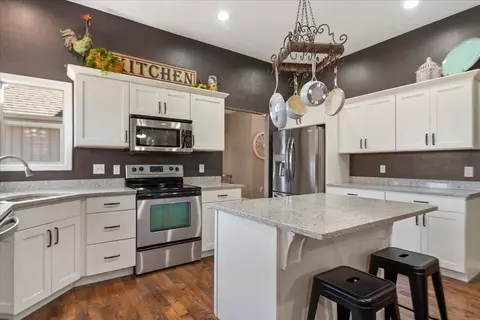 Kitchen - 94 Holly Ridge Rd, Willard, MO 65781 photo 2 of 5