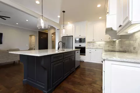 Kitchen - 874 Emerald Ter, Nixa, MO 65714 photo 2 of 6