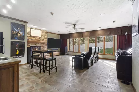 Living - 4 Trails End St, Branson West, MO 65737 photo 4 of 5