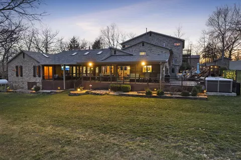 Exterior - 4 Trails End St, Branson West, MO 65737 photo 5 of 19
