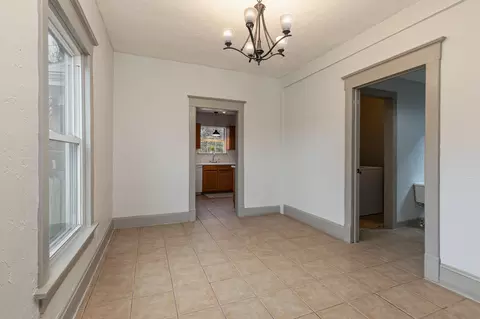 933 W Madison St, Springfield, MO 65806 photo 8