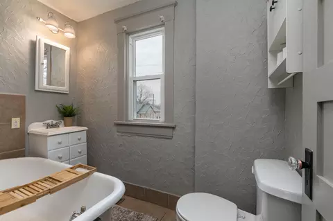 933 W Madison St, Springfield, MO 65806 photo 23
