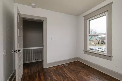 933 W Madison St, Springfield, MO 65806 photo 22
