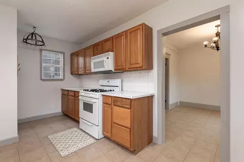 933 W Madison St, Springfield, MO 65806 photo 11