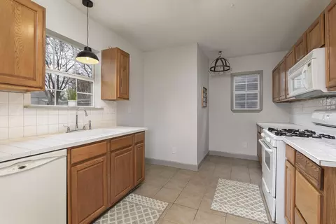 933 W Madison St, Springfield, MO 65806 photo 10