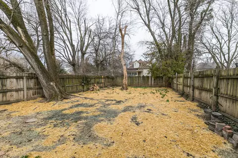 933 W Madison St, Springfield, MO 65806 photo 28