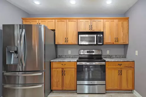 Kitchen - 4536 S Warren Ave, Springfield, MO 65810 photo 4 of 5