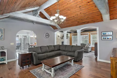 Living - 4536 S Warren Ave, Springfield, MO 65810 photo 3 of 6