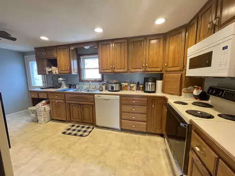 1333 S Meadowview Ave, Springfield, MO 65804 photo 5