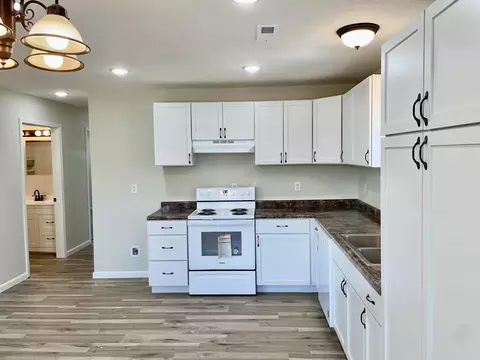 109 W Myrtle St, Aurora, MO 65605 photo 13