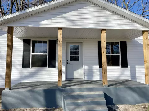 109 W Myrtle St, Aurora, MO 65605 photo 8