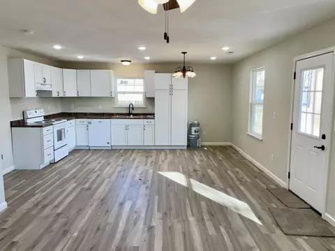 109 W Myrtle St, Aurora, MO 65605 photo 11