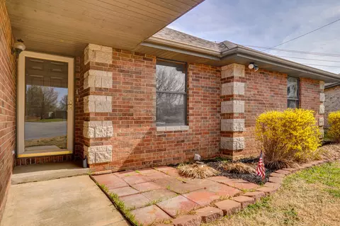 615 E Barbara Ct, Nixa, MO 65714 photo 4
