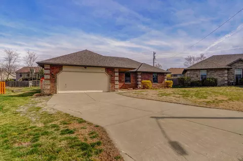 615 E Barbara Ct, Nixa, MO 65714 photo 2