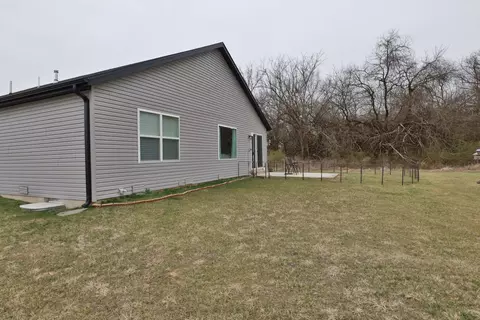 Exterior - 5033 Cozy Ct, Springfield, MO 65802 photo 9 of 10