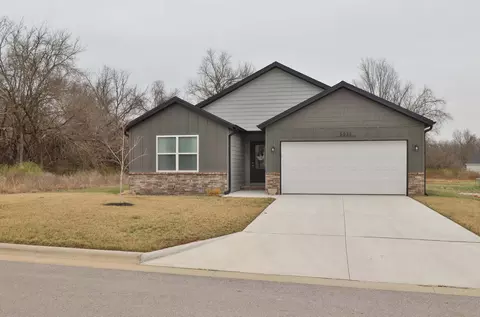 Exterior - 5033 Cozy Ct, Springfield, MO 65802 photo 2 of 10