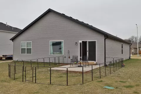 Exterior - 5033 Cozy Ct, Springfield, MO 65802 photo 7 of 10