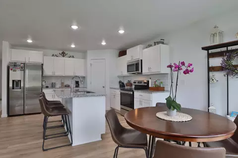Kitchen - 5033 Cozy Ct, Springfield, MO 65802 photo 10 of 12