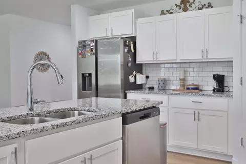 Kitchen - 5033 Cozy Ct, Springfield, MO 65802 photo 4 of 12