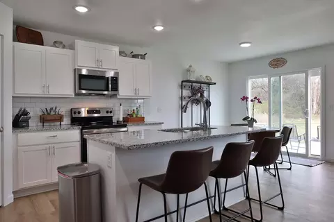 Kitchen - 5033 Cozy Ct, Springfield, MO 65802 photo 2 of 12