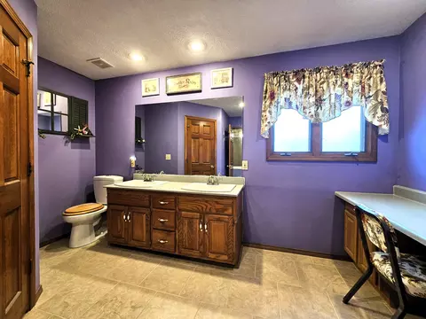 Bath - 815 Mark St, Willard, MO 65781 photo 3 of 7