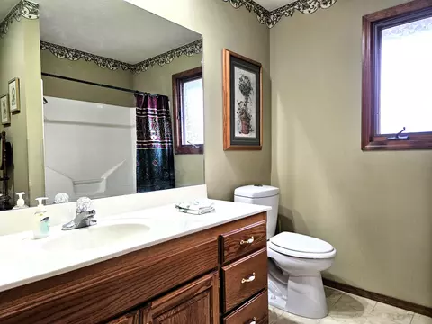 Bath - 815 Mark St, Willard, MO 65781 photo 5 of 7