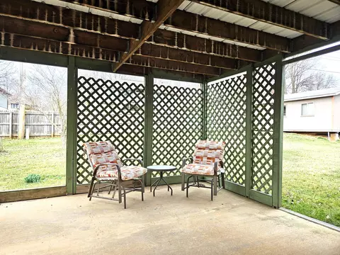 Exterior - 815 Mark St, Willard, MO 65781 photo 7 of 12