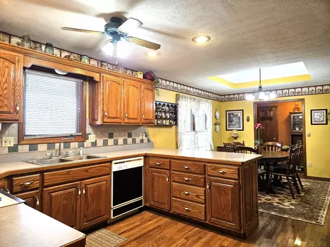 Kitchen - 815 Mark St, Willard, MO 65781 photo 5 of 6