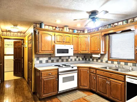 Kitchen - 815 Mark St, Willard, MO 65781 photo 1 of 6