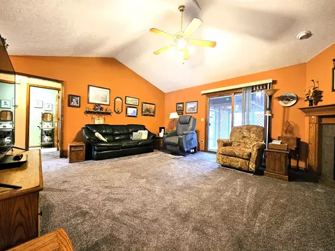 Living - 815 Mark St, Willard, MO 65781 photo 3 of 4