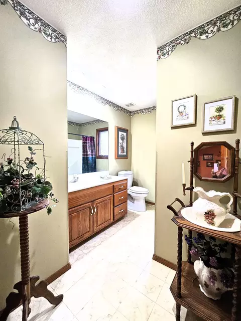 Bath - 815 Mark St, Willard, MO 65781 photo 4 of 7