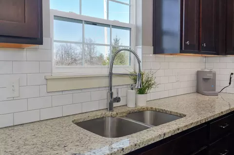 Kitchen - 768 E Penzance Cir, Nixa, MO 65714 photo 5 of 6