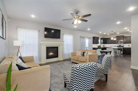 Living - 768 E Penzance Cir, Nixa, MO 65714 photo 1 of 8