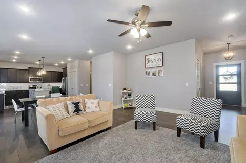 Living - 768 E Penzance Cir, Nixa, MO 65714 photo 4 of 8