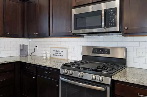 Kitchen - 768 E Penzance Cir, Nixa, MO 65714 photo 4 of 6