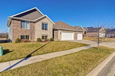 Exterior - 768 E Penzance Cir, Nixa, MO 65714 photo 2 of 12