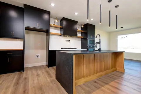 Kitchen - 1887 E Cobblestone Dr, Ozark, MO 65721 photo 4 of 10
