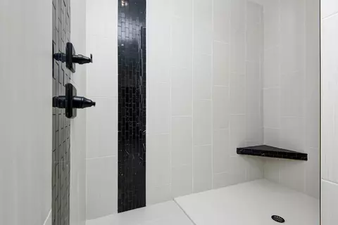 Bath - 1887 E Cobblestone Dr, Ozark, MO 65721 photo 6 of 9