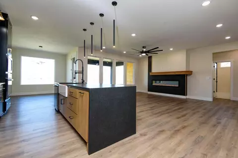 Kitchen - 1887 E Cobblestone Dr, Ozark, MO 65721 photo 8 of 10