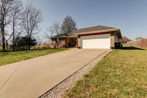 715 W Christopher Ln, Clever, MO 65631 photo 2